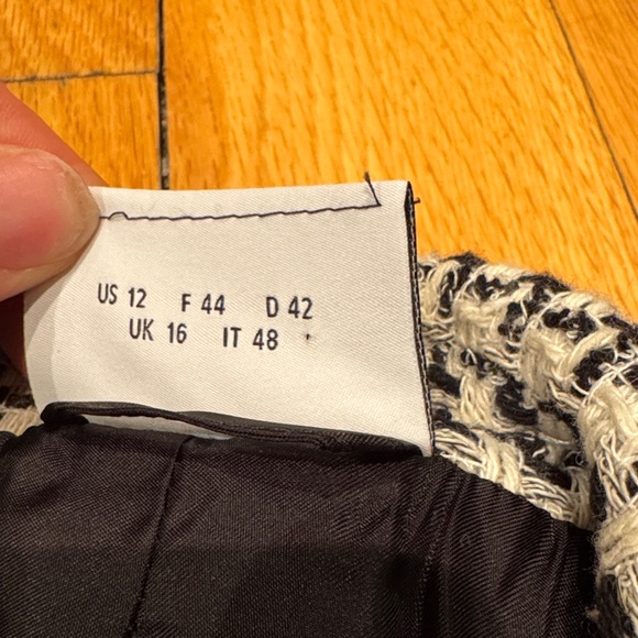 Akris Punto Black and White Tweed Double-Breasted Blazer - Picture 3 of 6